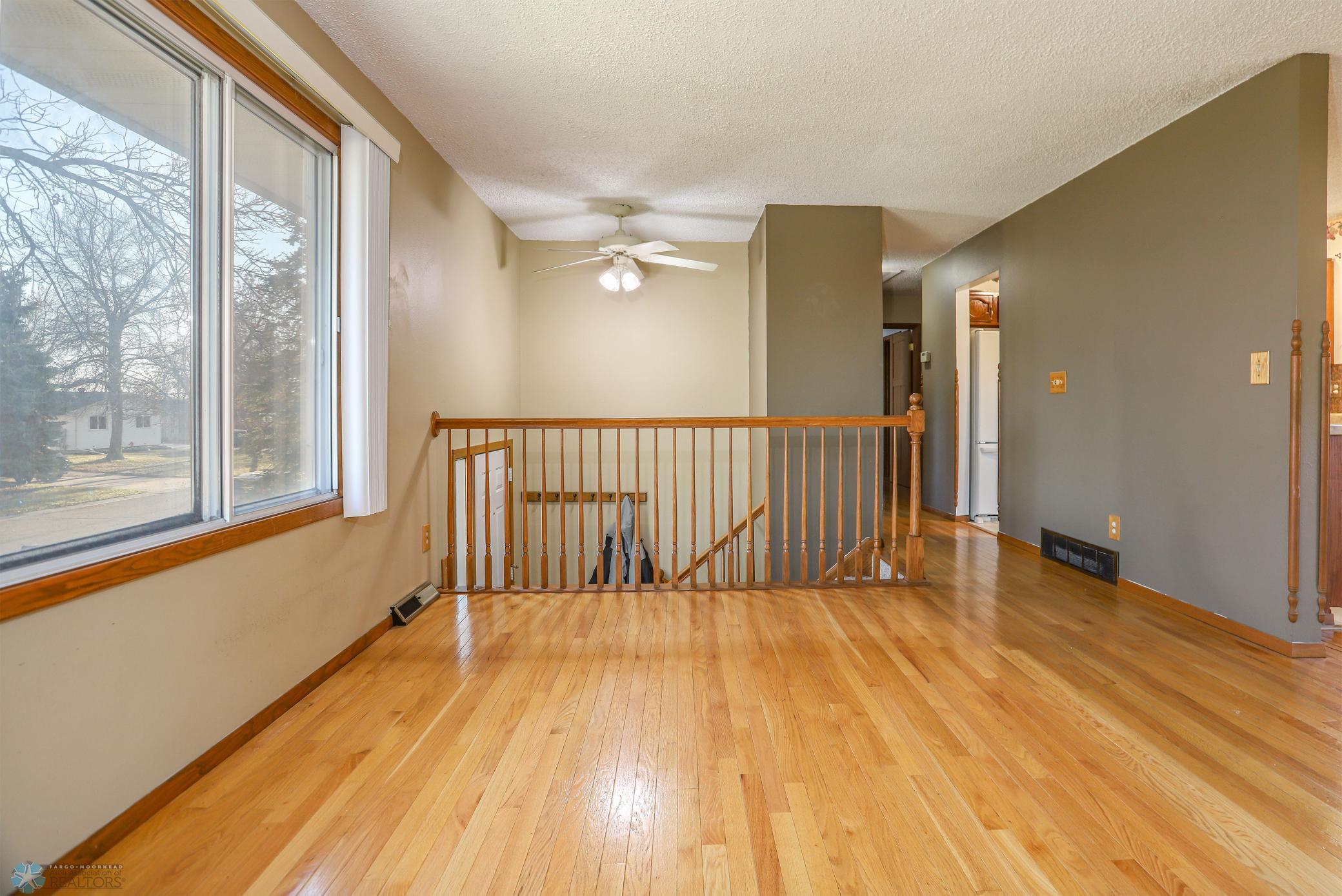 Moorhead, Minnesota 56560, United States, 3 Bedrooms Bedrooms, ,2 BathroomsBathrooms,Residential,Pending,33342