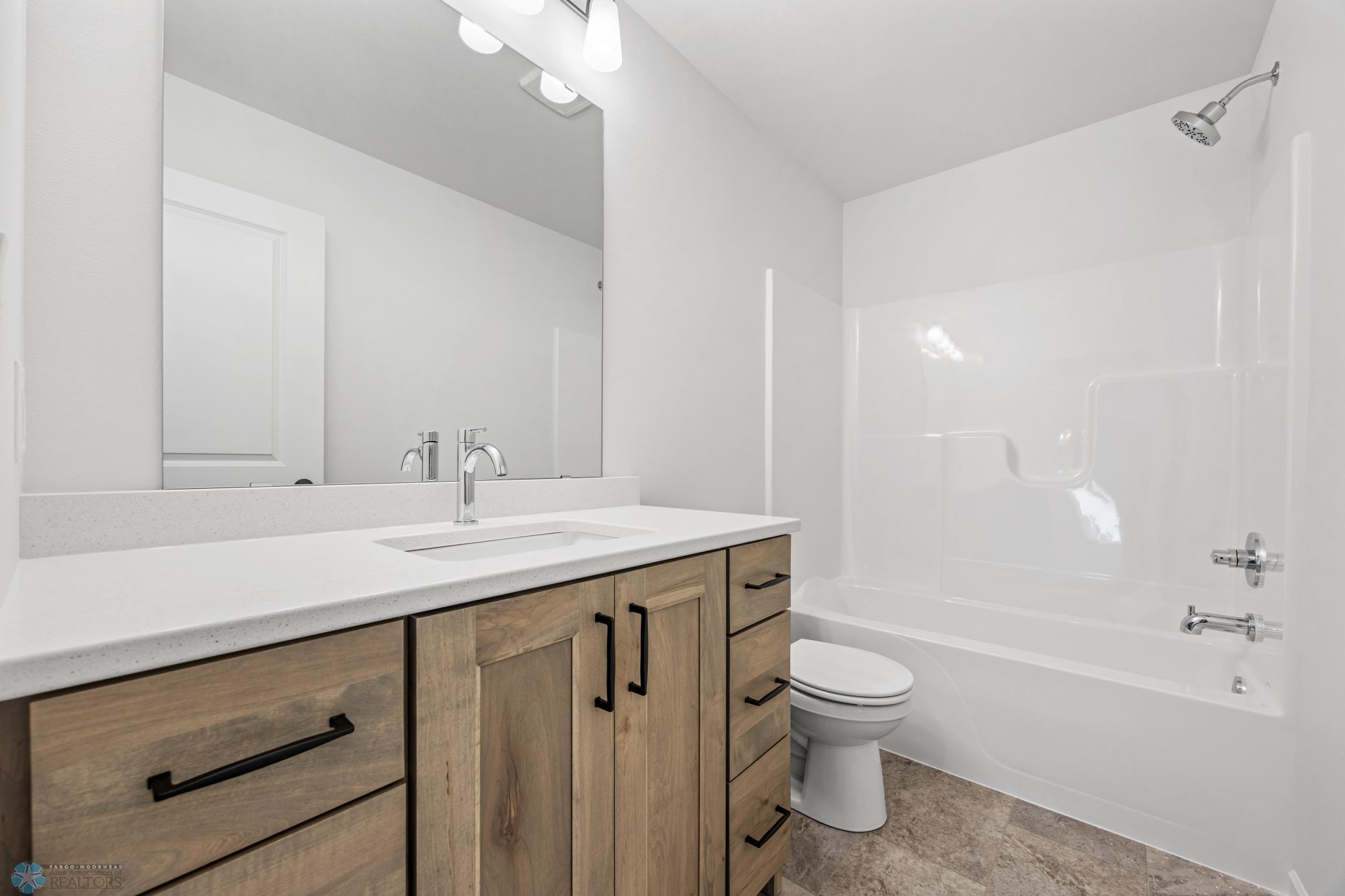 5875 11th Street, West Fargo, North Dakota image 25
