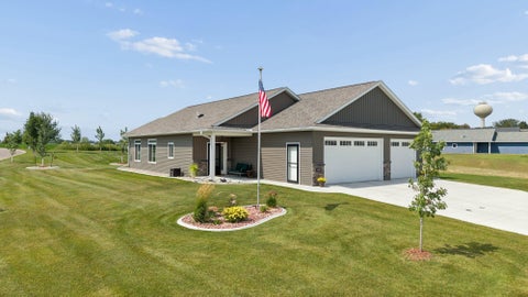 Homes For Sale - 1352 Bradford Street<br/> Mcleod County, Hutchinson, MN 55350
