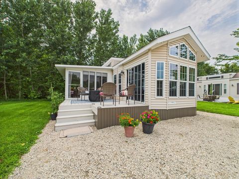 Homes For Sale - 20965 South Lakeshore Drive Dr<br/> Pope County, Glenwood, MN 56334