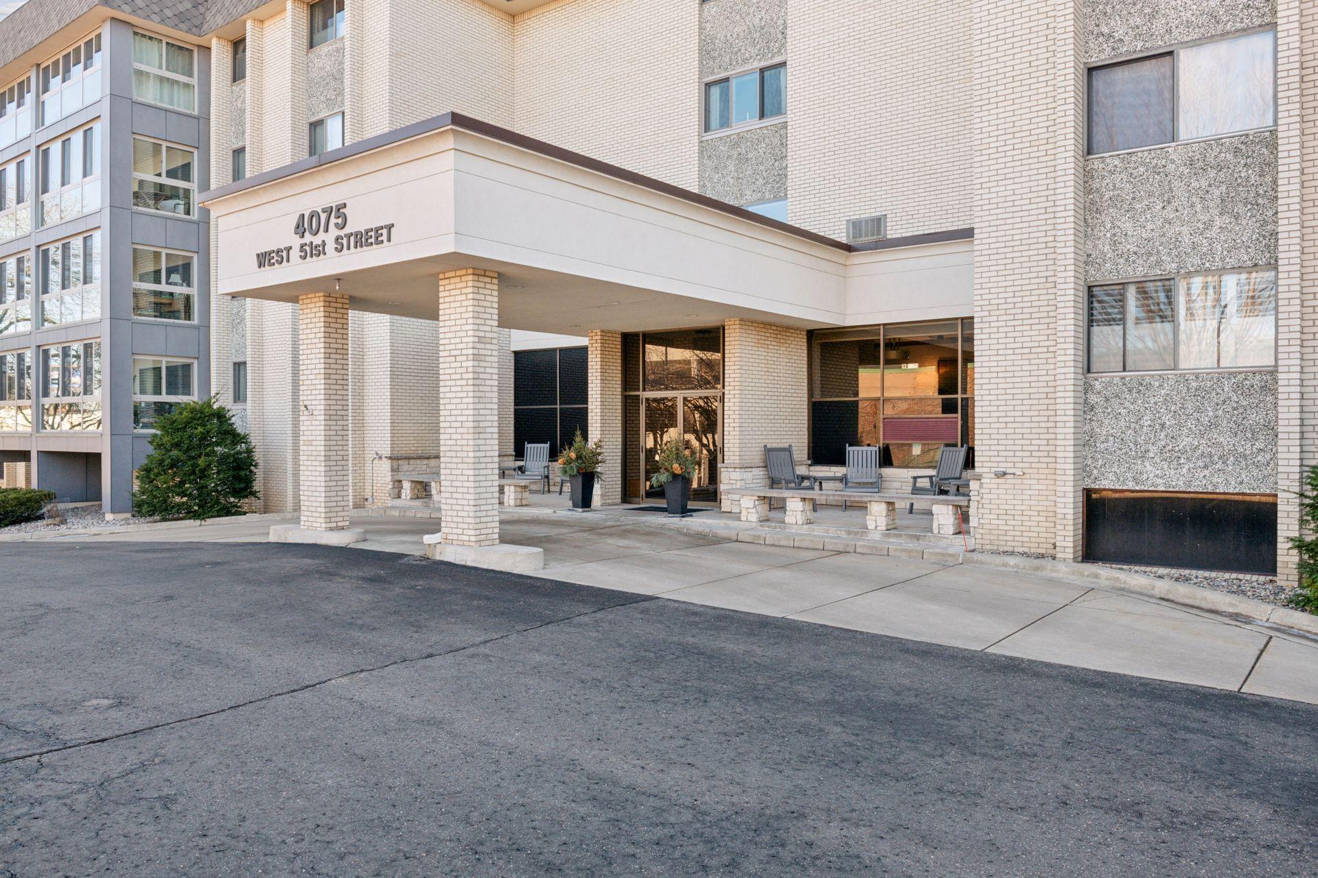 4075 W 51st Street #102, Minneapolis, Minnesota image 3