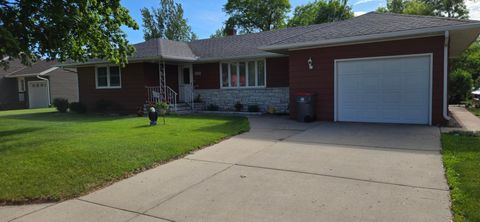 Homes For Sale - 511 S Mccornell Avenue<br/> Parkers Prairie, MN 56361