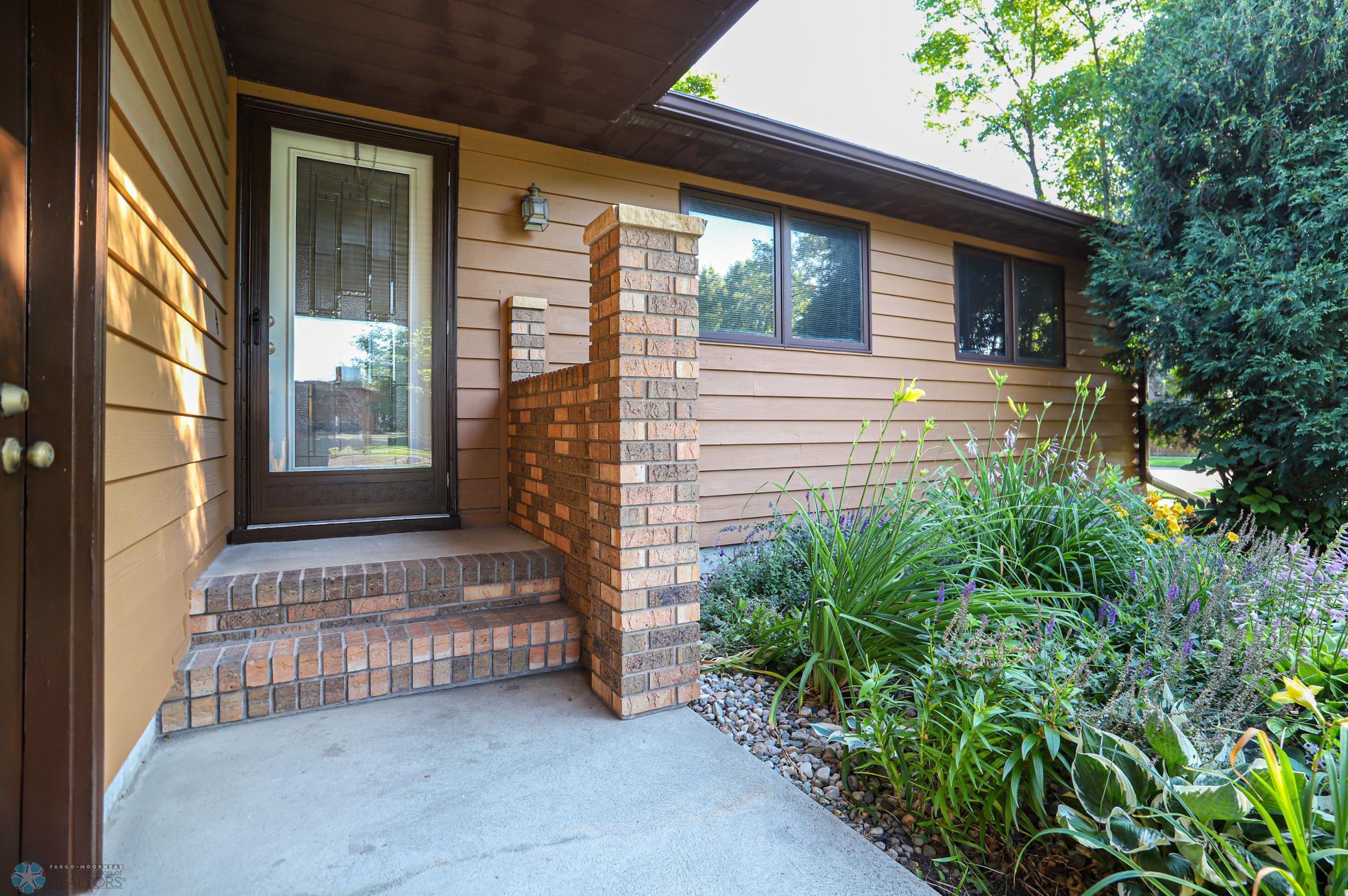 Fargo, North Dakota 58103, United States, 3 Bedrooms Bedrooms, ,3 BathroomsBathrooms,Residential,Pending,51838