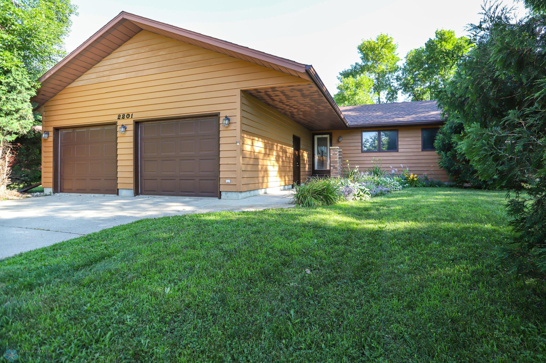 Fargo, North Dakota 58103, United States, 3 Bedrooms Bedrooms, ,3 BathroomsBathrooms,Residential,Pending,51838