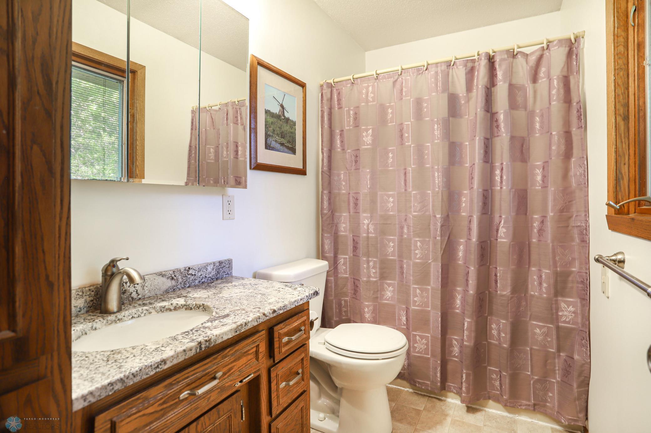 Fargo, North Dakota 58103, United States, 3 Bedrooms Bedrooms, ,3 BathroomsBathrooms,Residential,Pending,51838