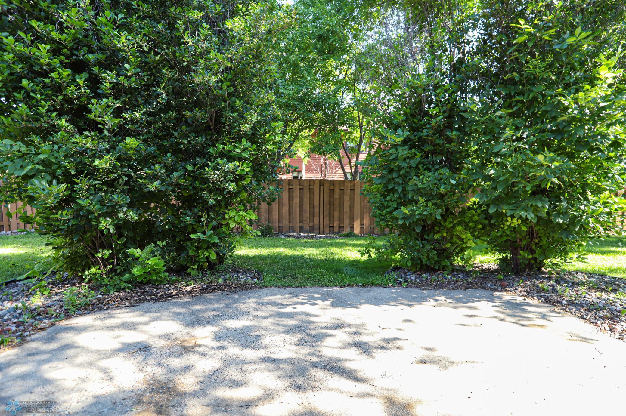 Fargo, North Dakota 58103, United States, 3 Bedrooms Bedrooms, ,3 BathroomsBathrooms,Residential,Pending,51838