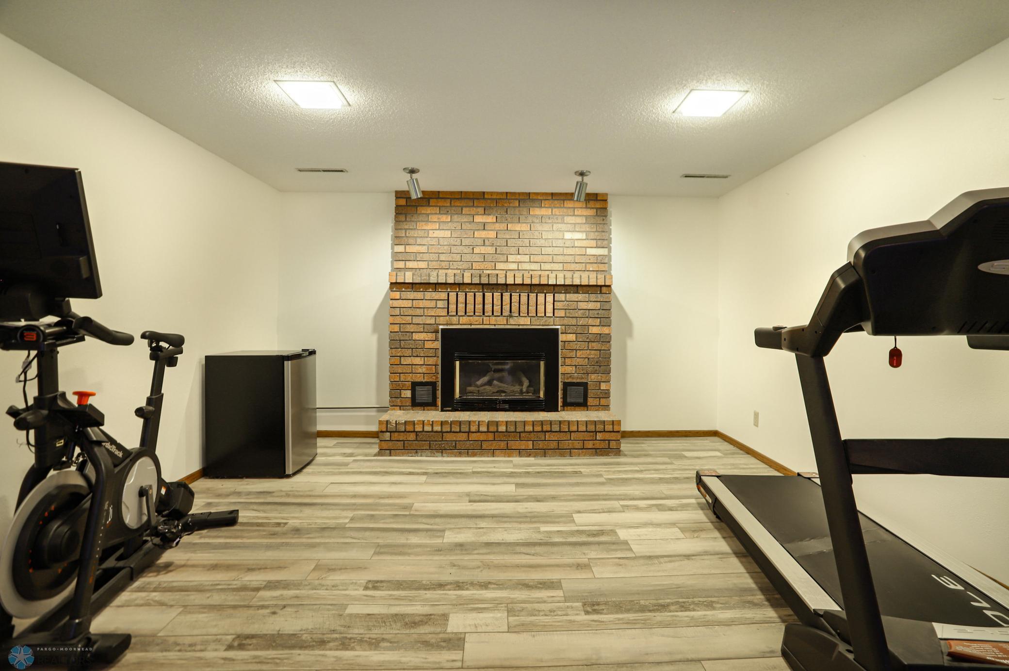 Fargo, North Dakota 58103, United States, 3 Bedrooms Bedrooms, ,3 BathroomsBathrooms,Residential,Pending,51838