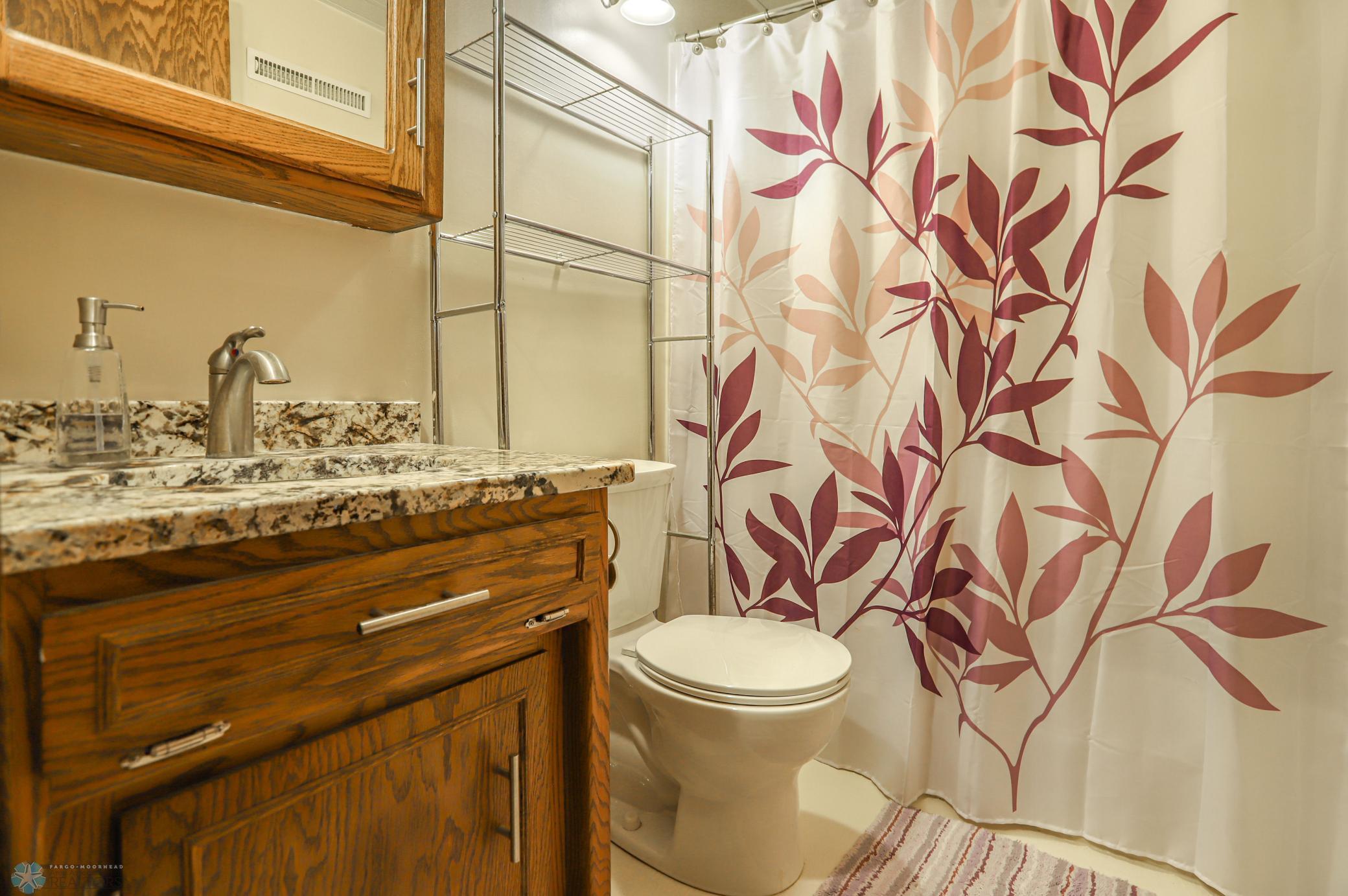 Fargo, North Dakota 58103, United States, 3 Bedrooms Bedrooms, ,3 BathroomsBathrooms,Residential,Pending,51838