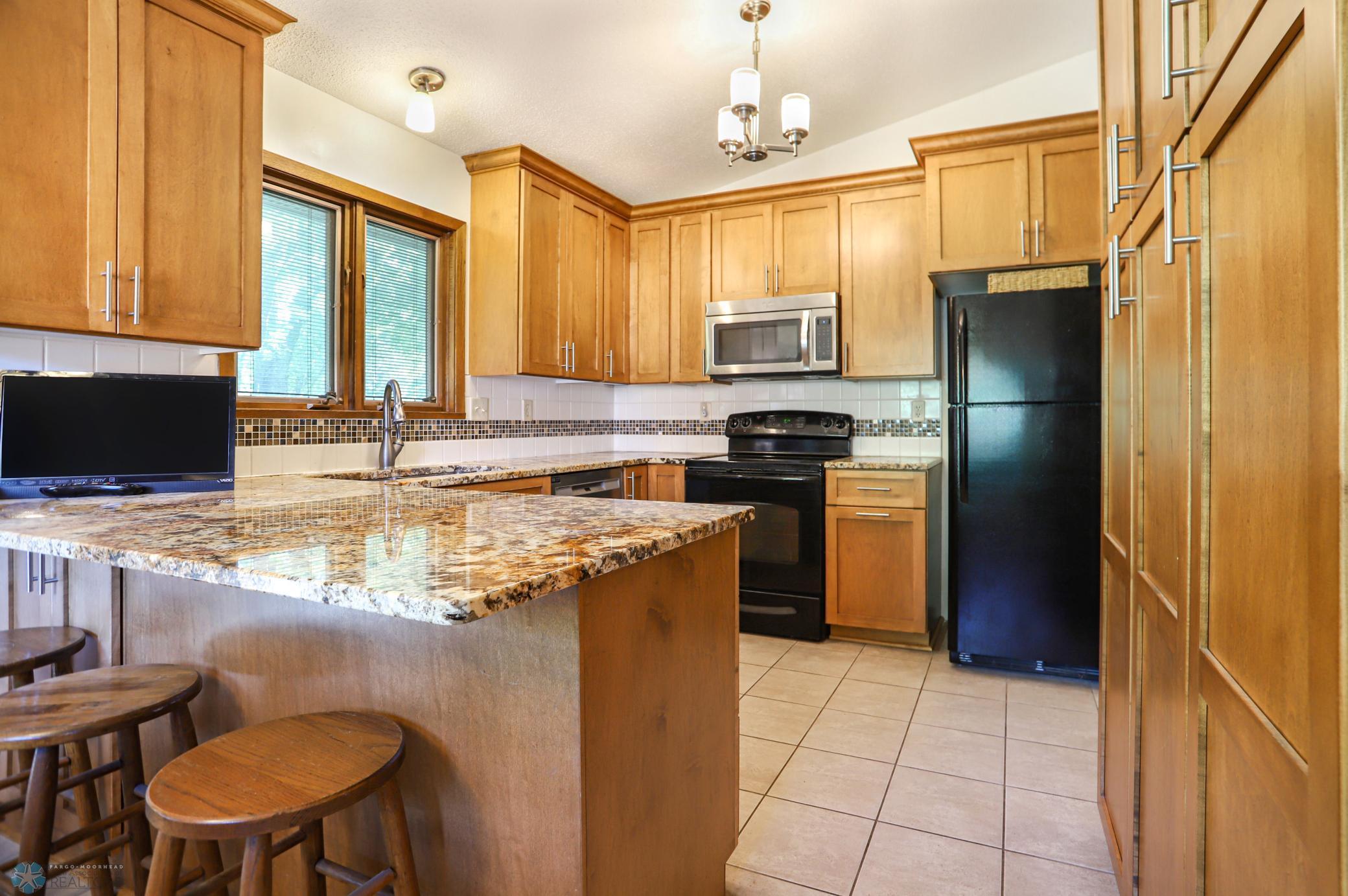 Fargo, North Dakota 58103, United States, 3 Bedrooms Bedrooms, ,3 BathroomsBathrooms,Residential,Pending,51838