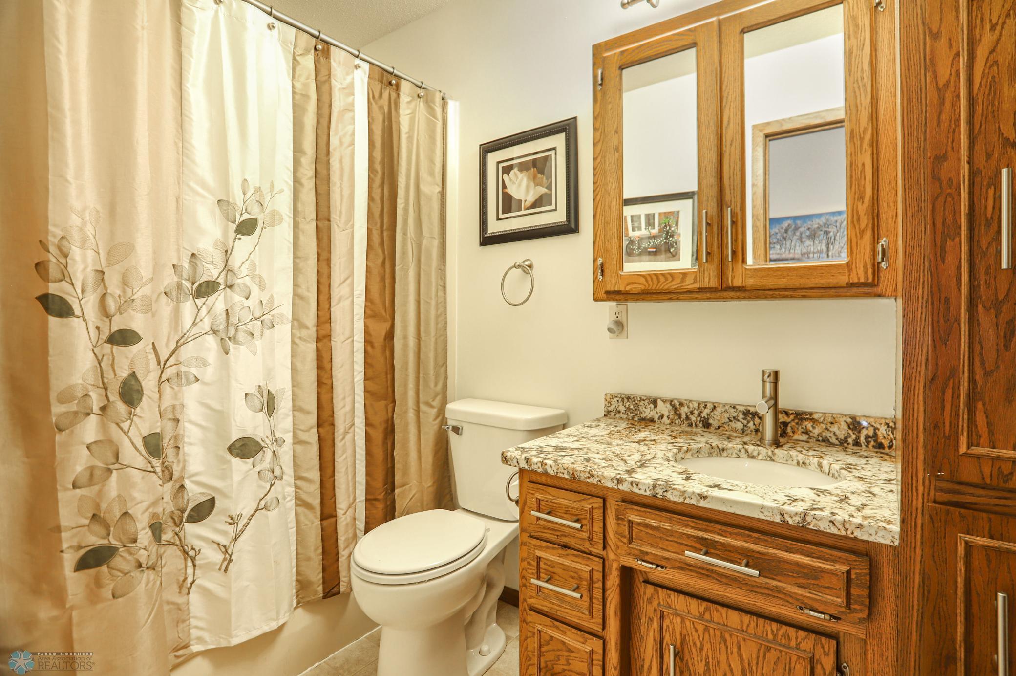 Fargo, North Dakota 58103, United States, 3 Bedrooms Bedrooms, ,3 BathroomsBathrooms,Residential,Pending,51838