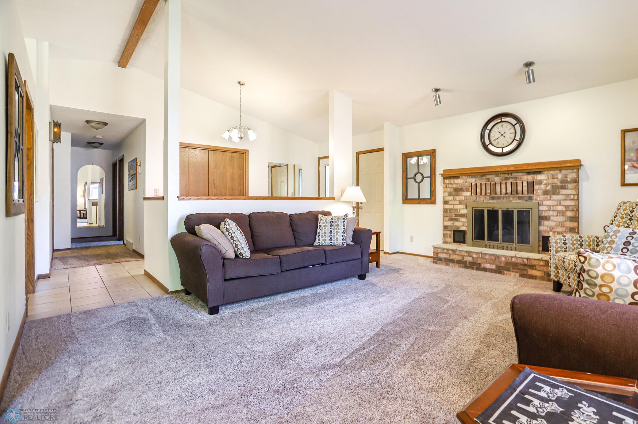 Fargo, North Dakota 58103, United States, 3 Bedrooms Bedrooms, ,3 BathroomsBathrooms,Residential,Pending,51838