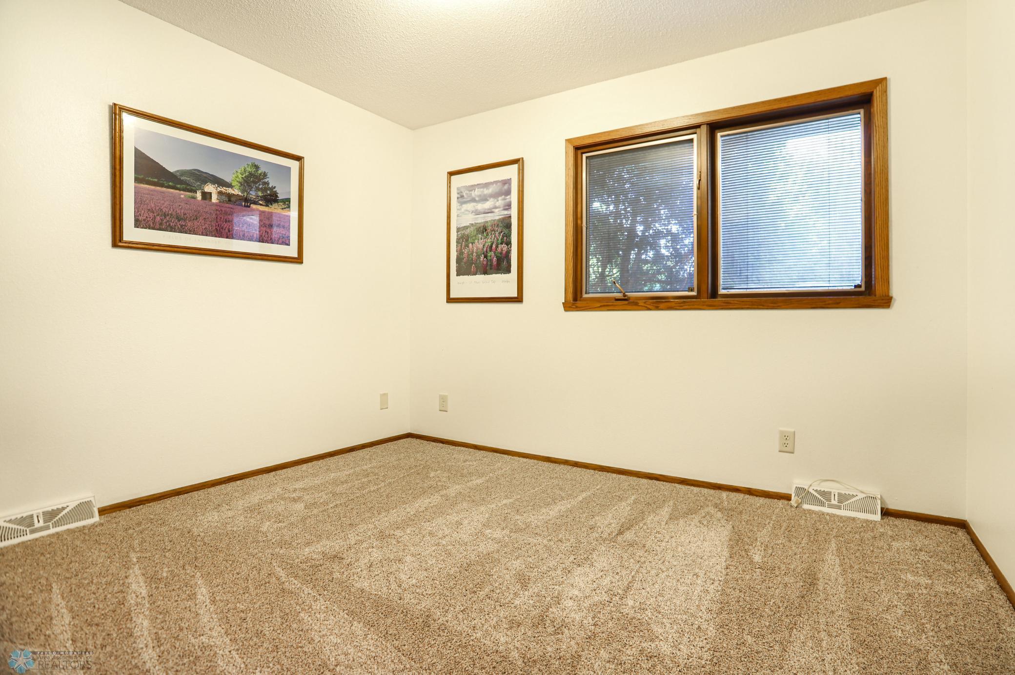 Fargo, North Dakota 58103, United States, 3 Bedrooms Bedrooms, ,3 BathroomsBathrooms,Residential,Pending,51838