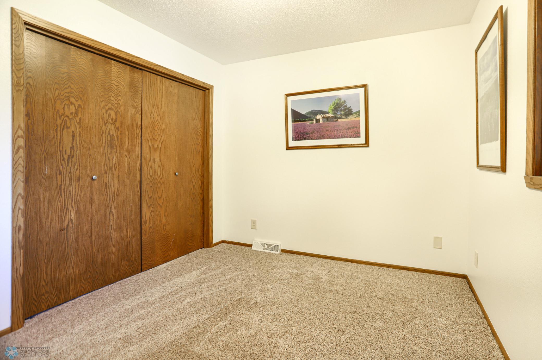 Fargo, North Dakota 58103, United States, 3 Bedrooms Bedrooms, ,3 BathroomsBathrooms,Residential,Pending,51838