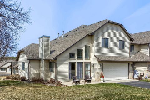 Townhouse For Sale - 1322 Cottage Drive<br/> Washington County, Stillwater, MN 55082