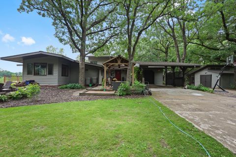 Homes For Sale - 4040 Ricecliff Lane<br/> Benton County, Rice, MN 56367