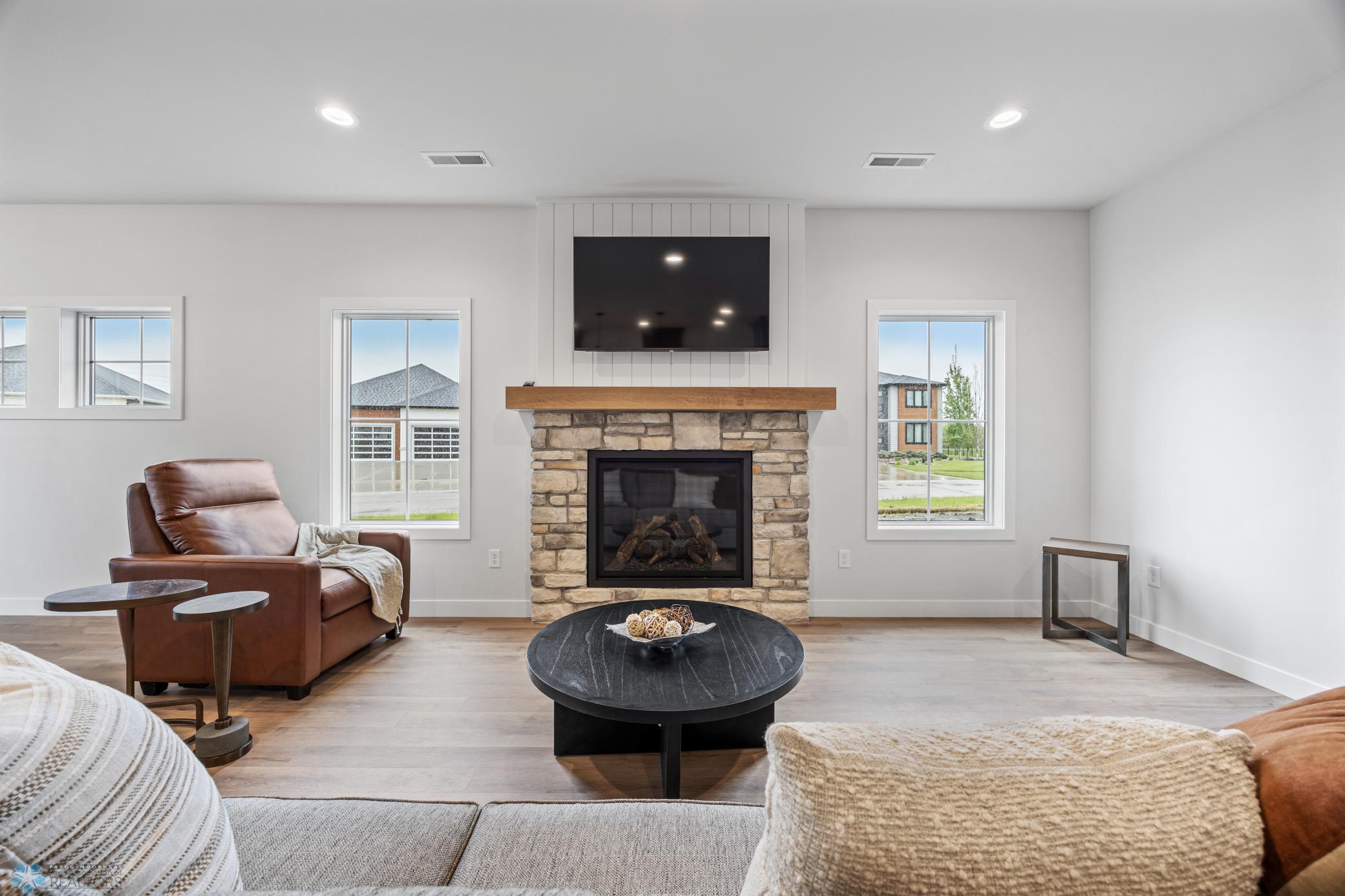 6090 Prairie Grove Court, Fargo, North Dakota image 6