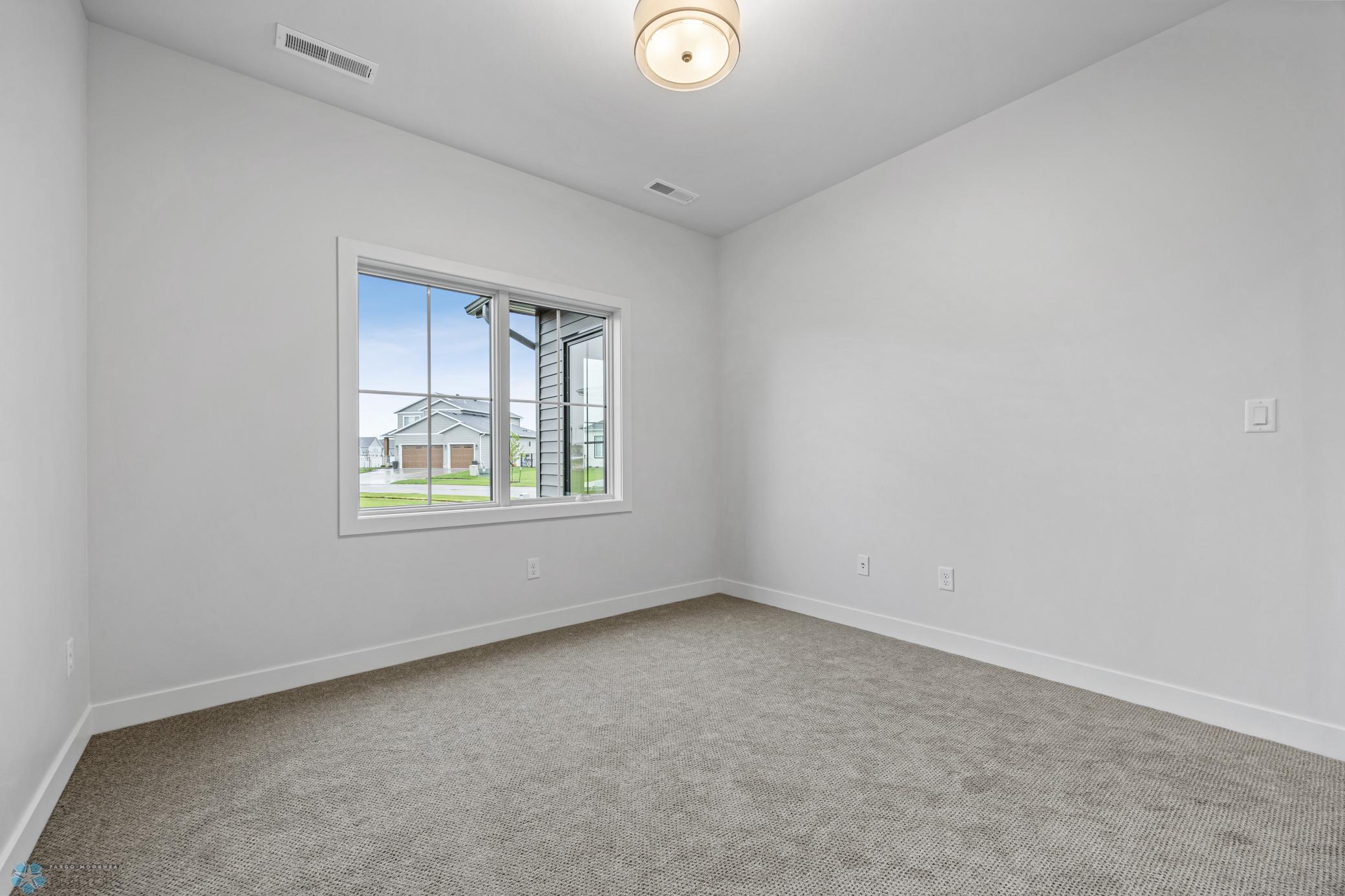 6090 Prairie Grove Court, Fargo, North Dakota image 23