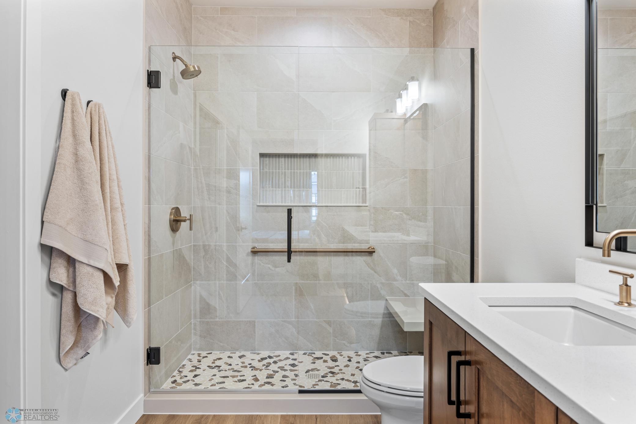 6090 Prairie Grove Court, Fargo, North Dakota image 28