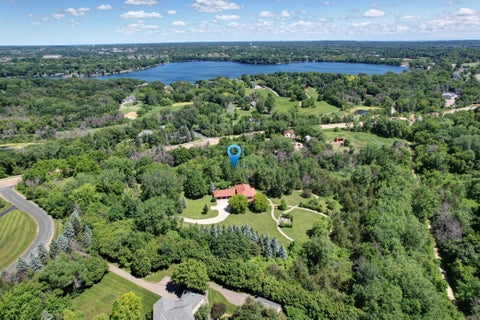 Homes For Sale - 185 Pioneer Trail<br/> Chanhassen, MN 55317