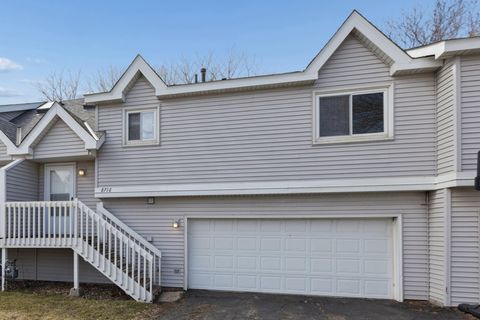 Townhouse For Sale - 8718 Glasgow Lane<br/> Saint Bonifacius, MN 55375