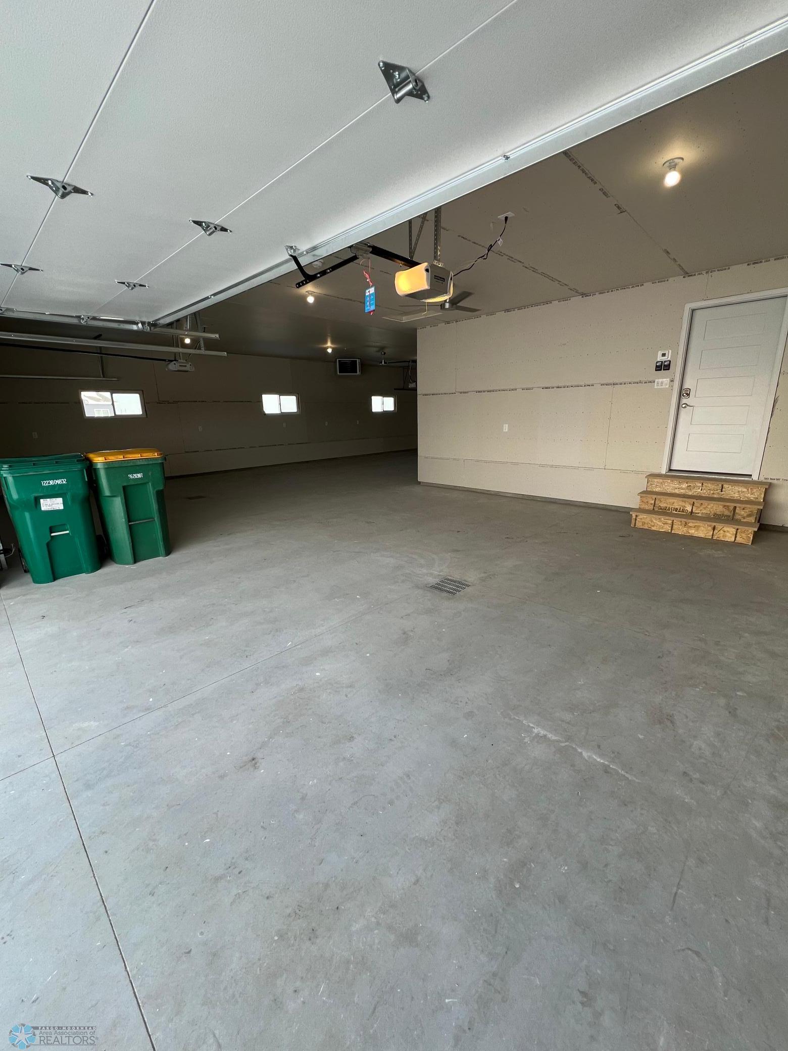 Horace, North Dakota 58047, United States, 5 Bedrooms Bedrooms, ,3 BathroomsBathrooms,Residential,Pending,26078