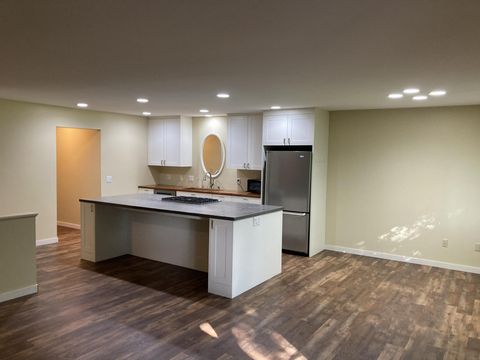Townhouse For Sale - 1369 4th Street<br/> Dakota County, Hastings, MN 55033