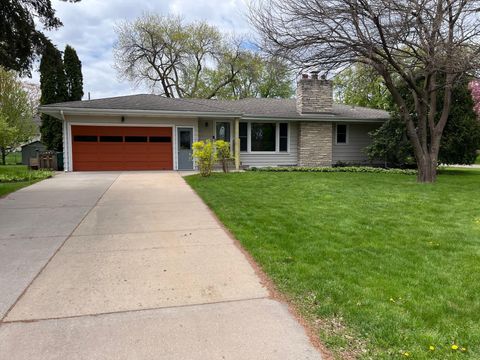 Homes For Sale - 2017 Beacon Street<br/> Ramsey County, Saint Paul, MN 55113