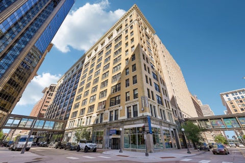 Condo For Sale - 350 Saint Peter Street<br/> Saint Paul, MN 55102