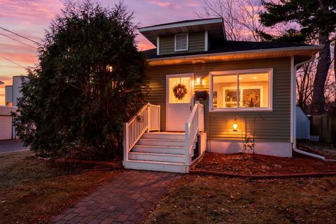 Homes For Sale - 333 2nd Avenue<br/> Cambridge, MN 55008