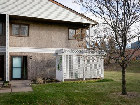 Homes For Sale - 13742 Inglewood Avenue<br/> Scott County, Savage, MN 55378