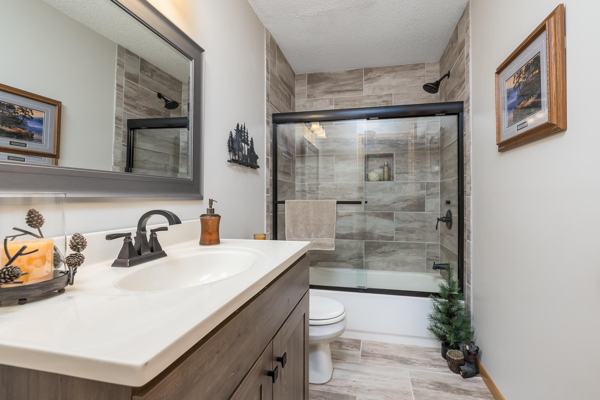 3555 170th Lane, Ham Lake, Minnesota image 23