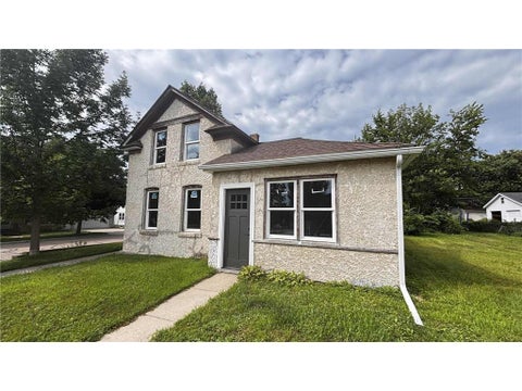 Homes For Sale - 101 N Cedar Street<br/> Chaska, MN 55318