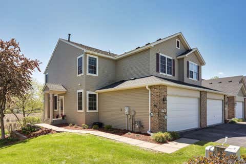 Townhouse For Sale - 8960 Comstock Lane<br/> Maple Grove, MN 55311
