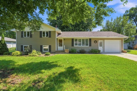 Homes For Sale - 807 N Renville Street<br/> Winthrop, MN 55396