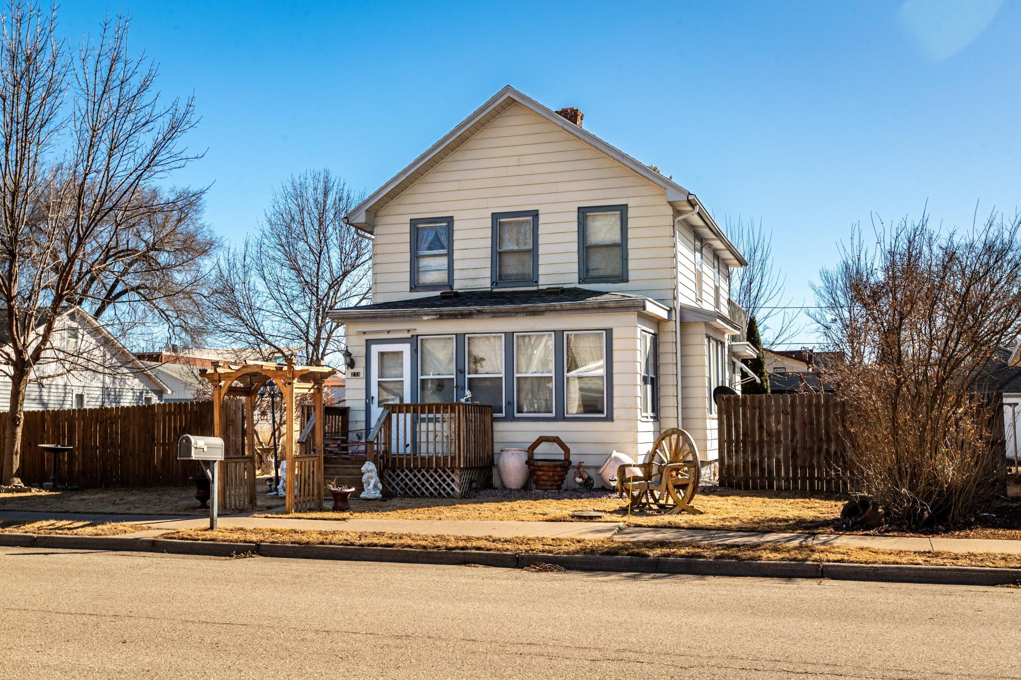 233 N 3rd Street, La Crescent, Minnesota image 3