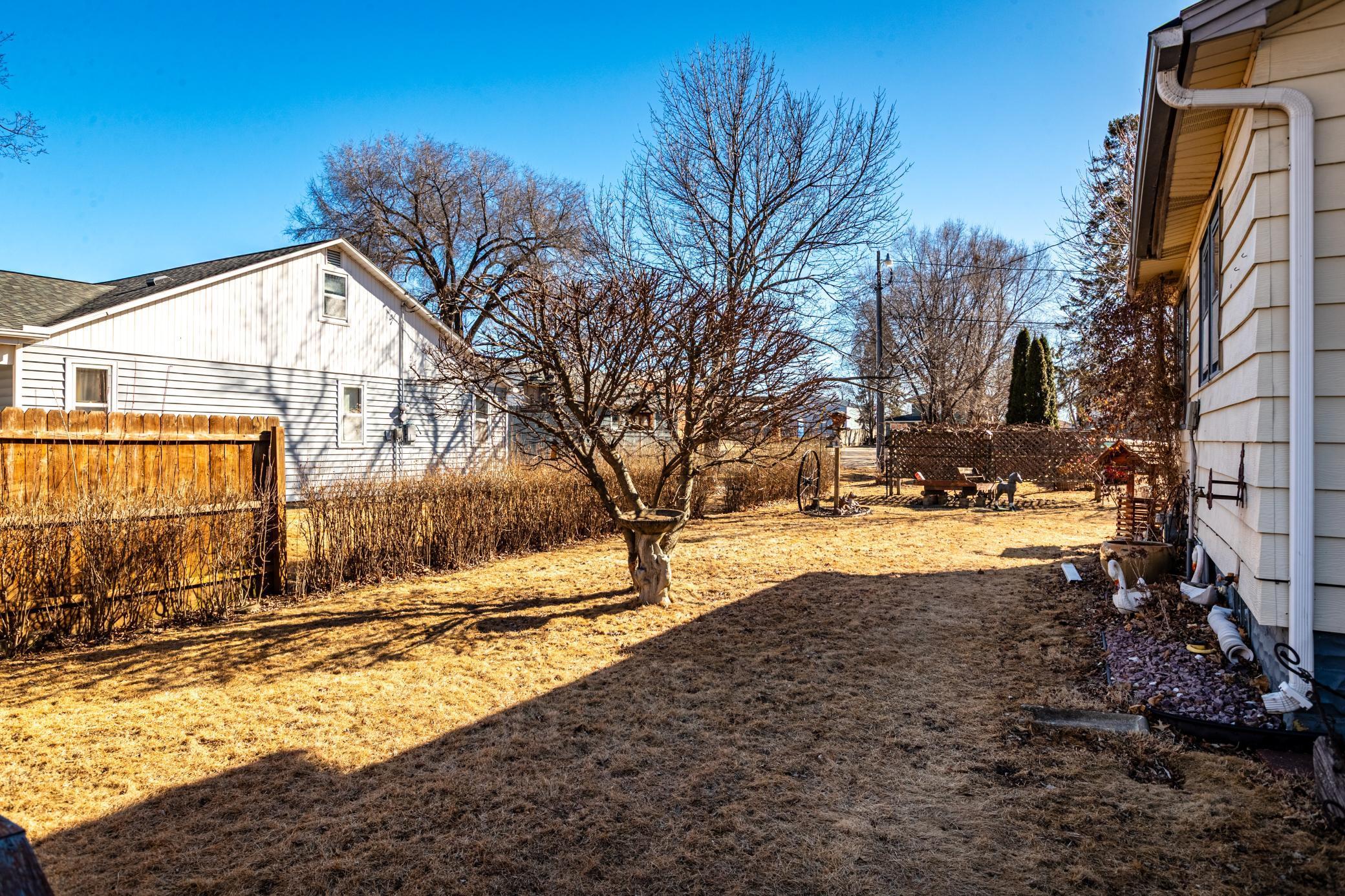 233 N 3rd Street, La Crescent, Minnesota image 4