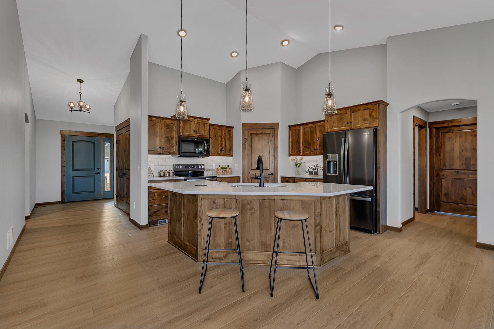5851 Rivers Edge Drive, Saint Cloud, Minnesota image 2