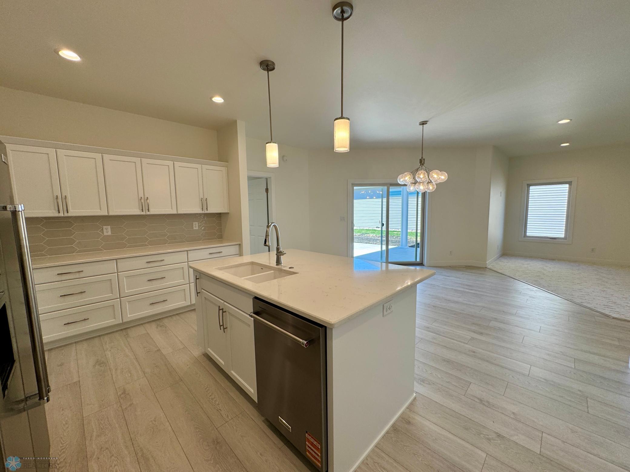 West Fargo, North Dakota 58078, United States, 3 Bedrooms Bedrooms, ,3 BathroomsBathrooms,Residential,Pending,121554