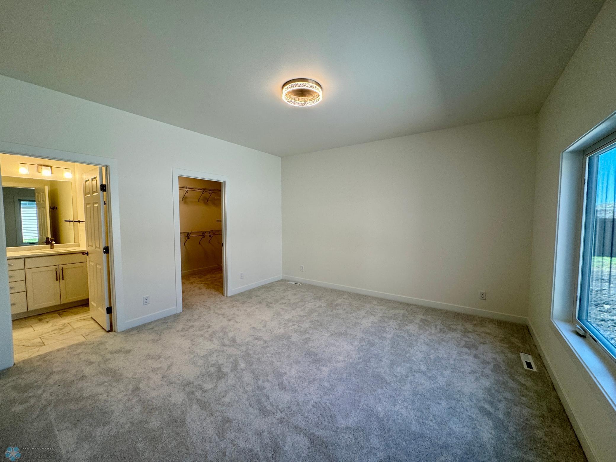 West Fargo, North Dakota 58078, United States, 3 Bedrooms Bedrooms, ,3 BathroomsBathrooms,Residential,Pending,121554