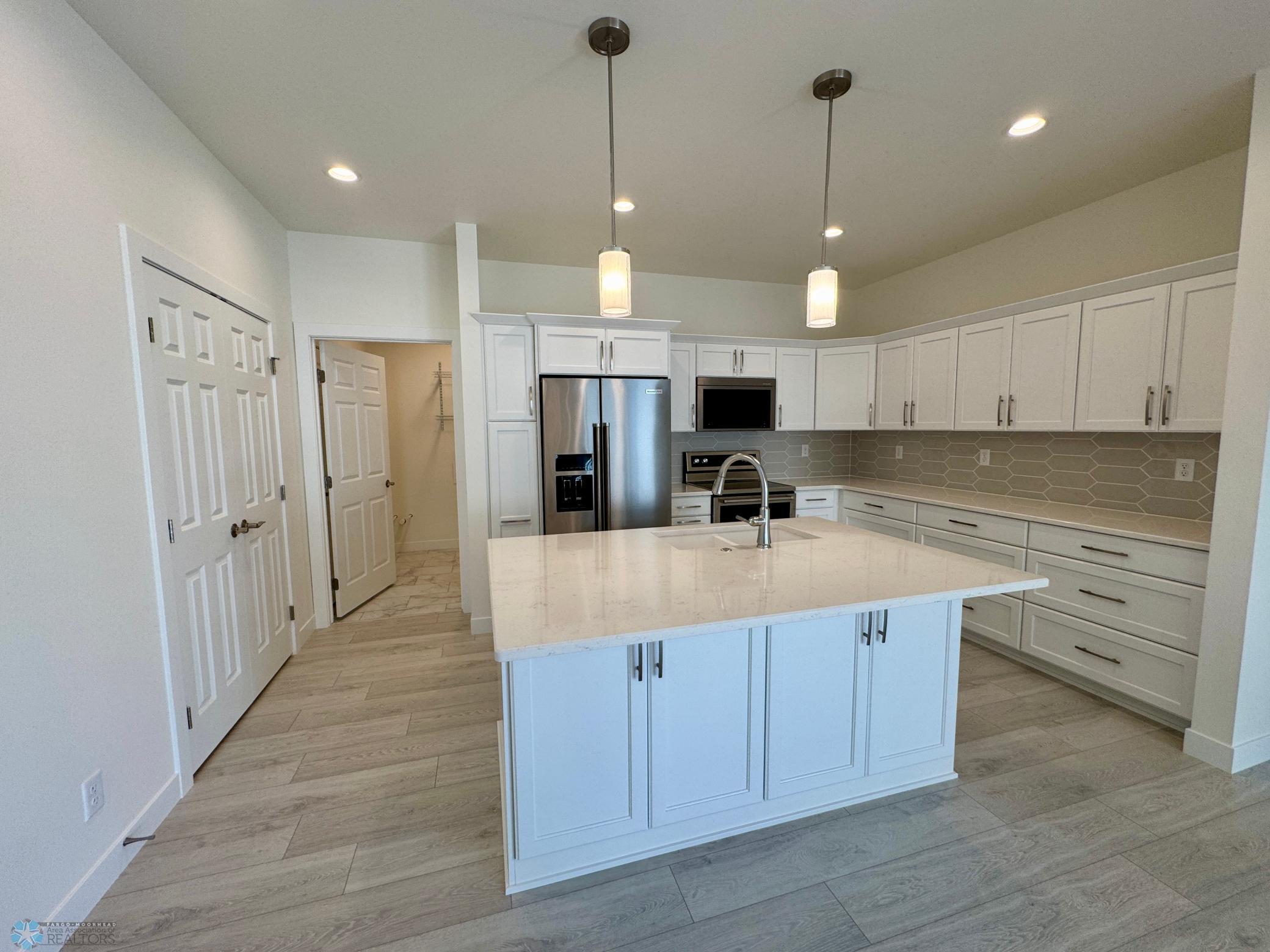 West Fargo, North Dakota 58078, United States, 3 Bedrooms Bedrooms, ,3 BathroomsBathrooms,Residential,Pending,121554