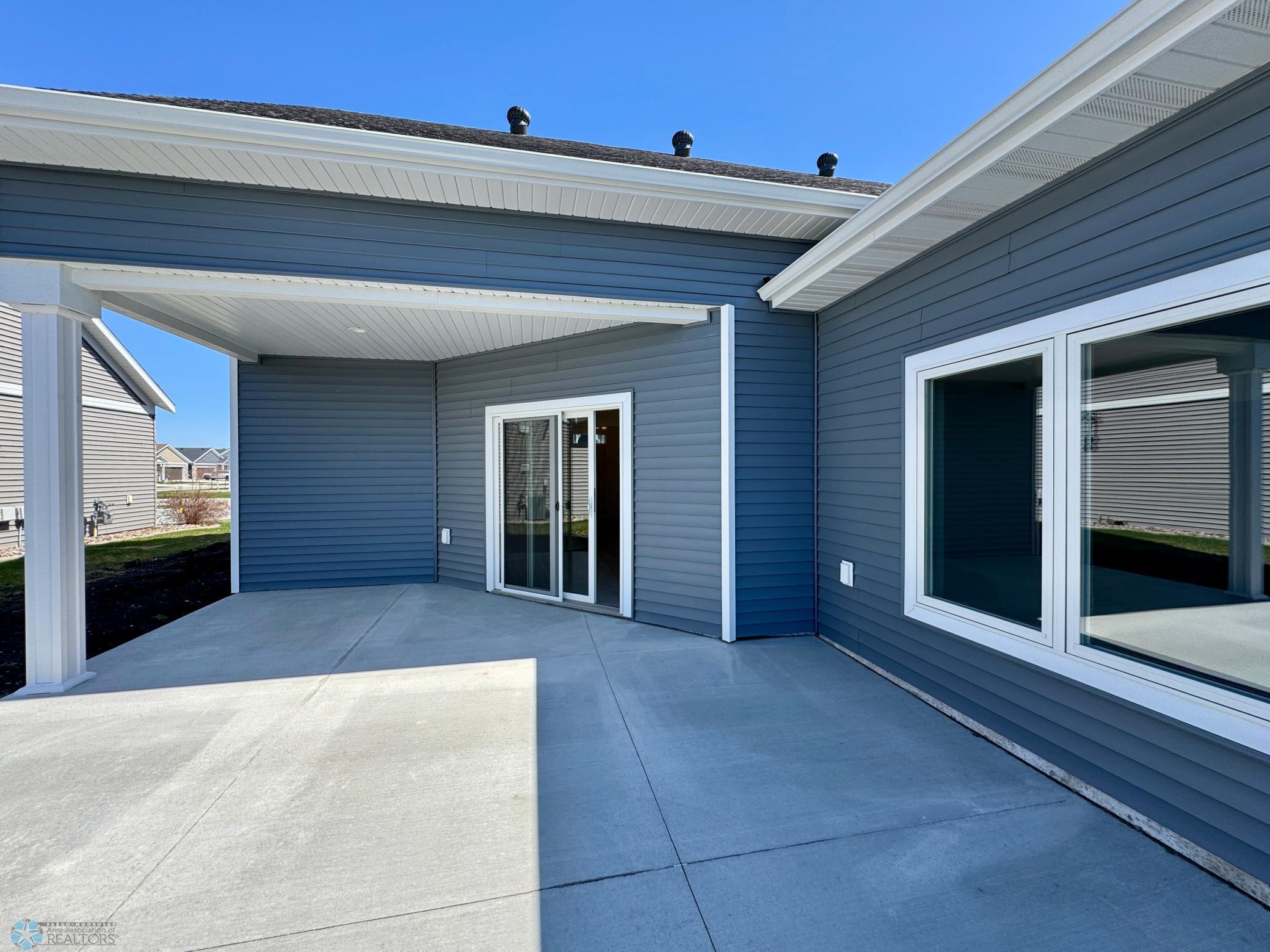 West Fargo, North Dakota 58078, United States, 3 Bedrooms Bedrooms, ,3 BathroomsBathrooms,Residential,Pending,121554