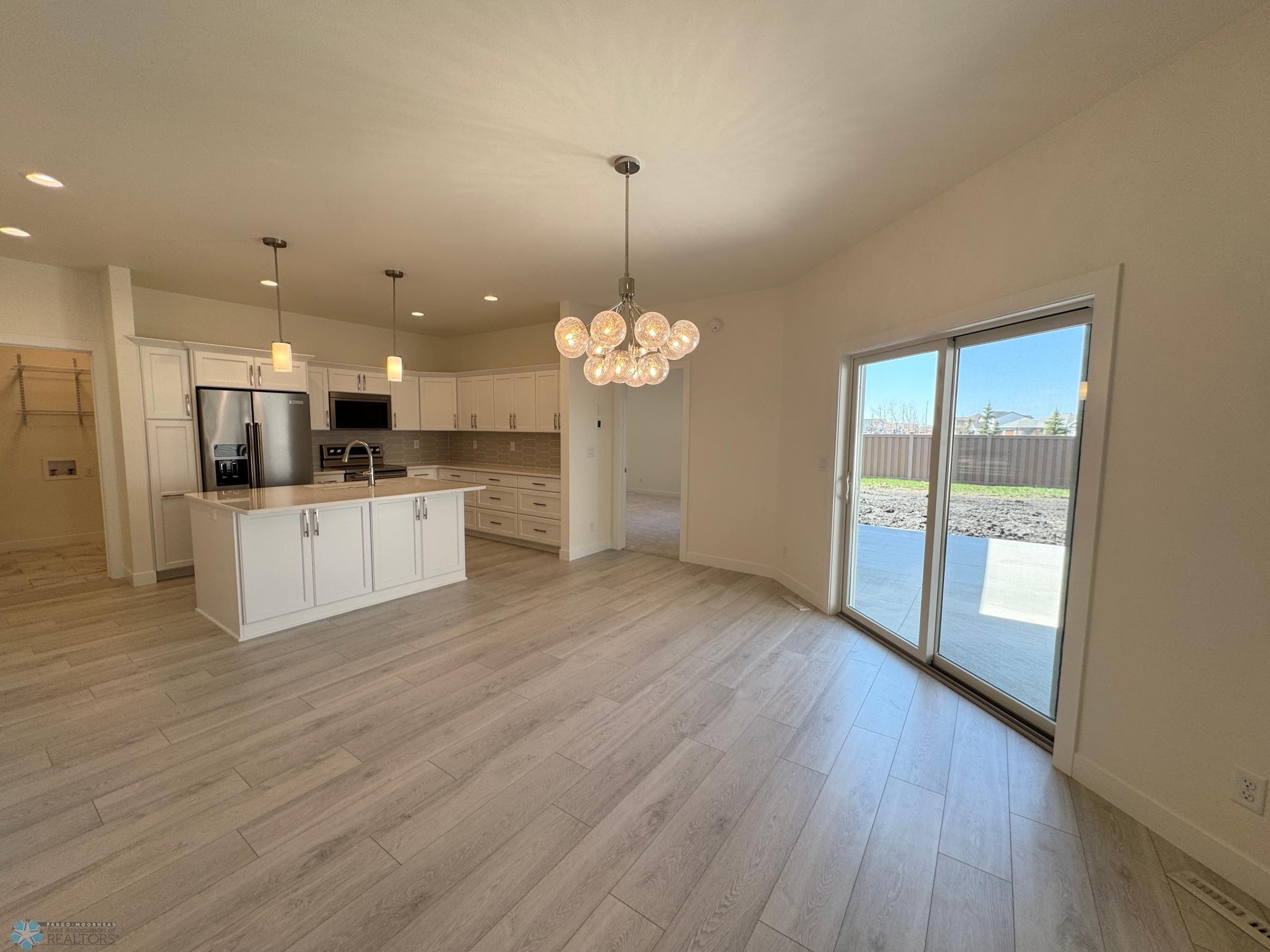 West Fargo, North Dakota 58078, United States, 3 Bedrooms Bedrooms, ,3 BathroomsBathrooms,Residential,Pending,121554