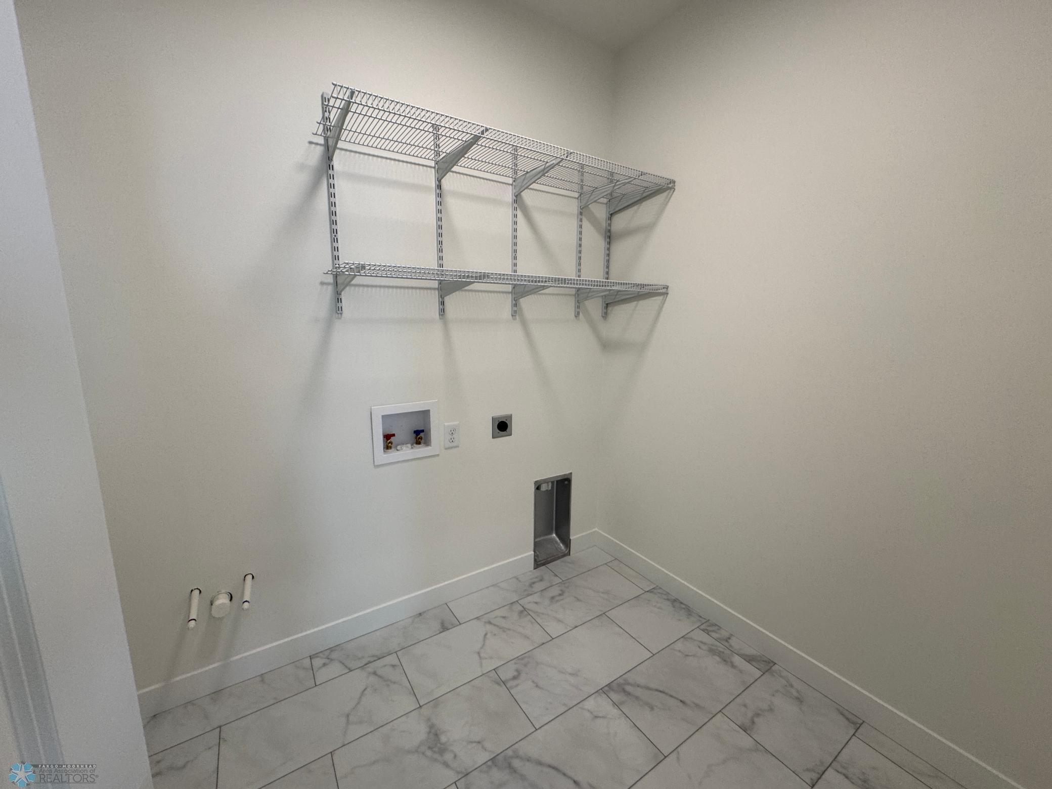 West Fargo, North Dakota 58078, United States, 3 Bedrooms Bedrooms, ,3 BathroomsBathrooms,Residential,Pending,121554