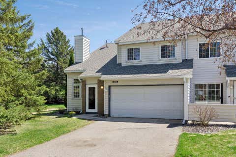 Townhouse For Sale - 12750 Edgewater Path<br/> Dakota County, Saint Paul, MN 55124