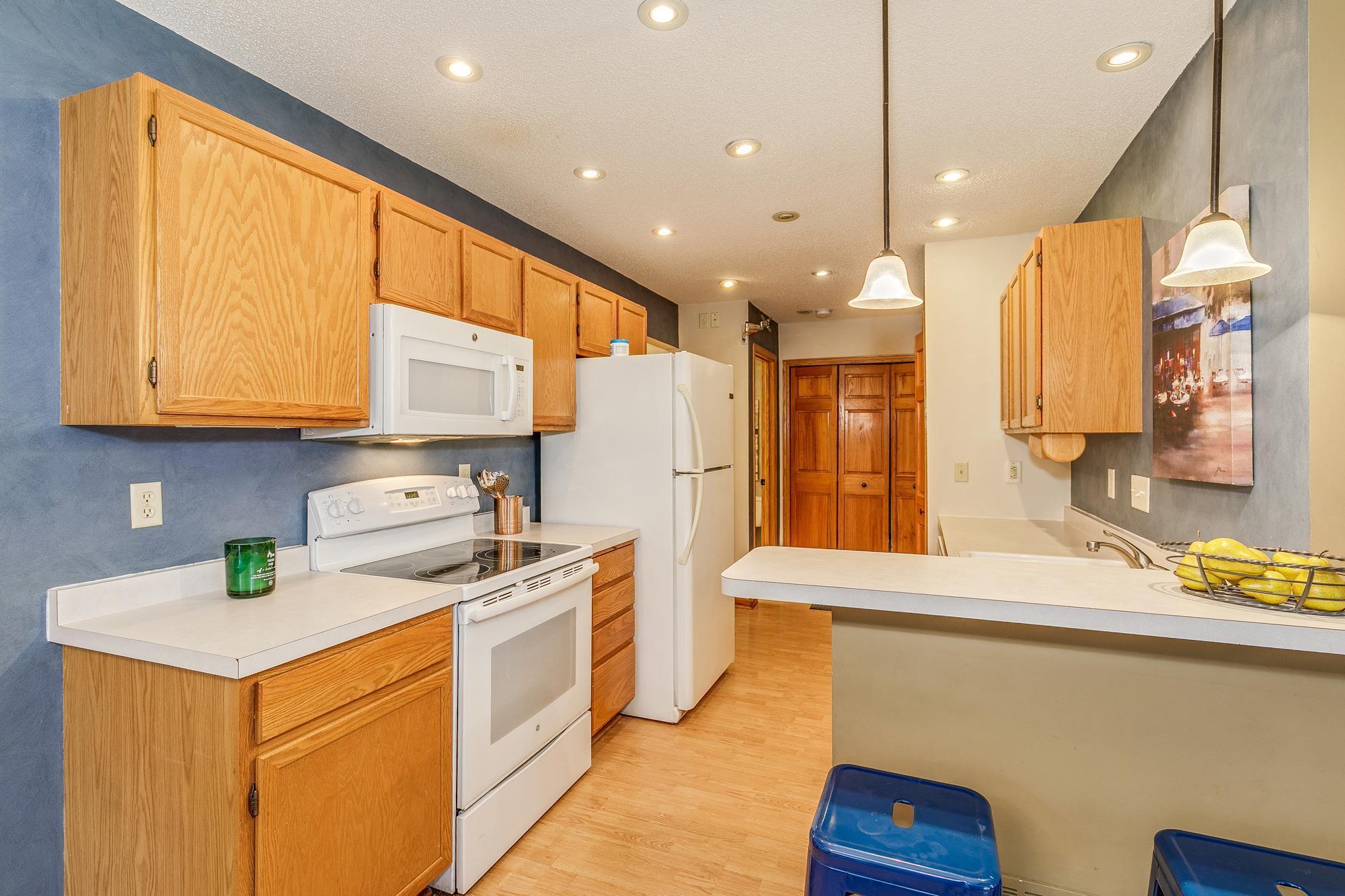 5555 E Fillmore Circle, Fridley, Minnesota image 12