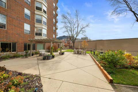 Condo For Sale - 1425 W 28th Street<br/> Minneapolis, MN 55408
