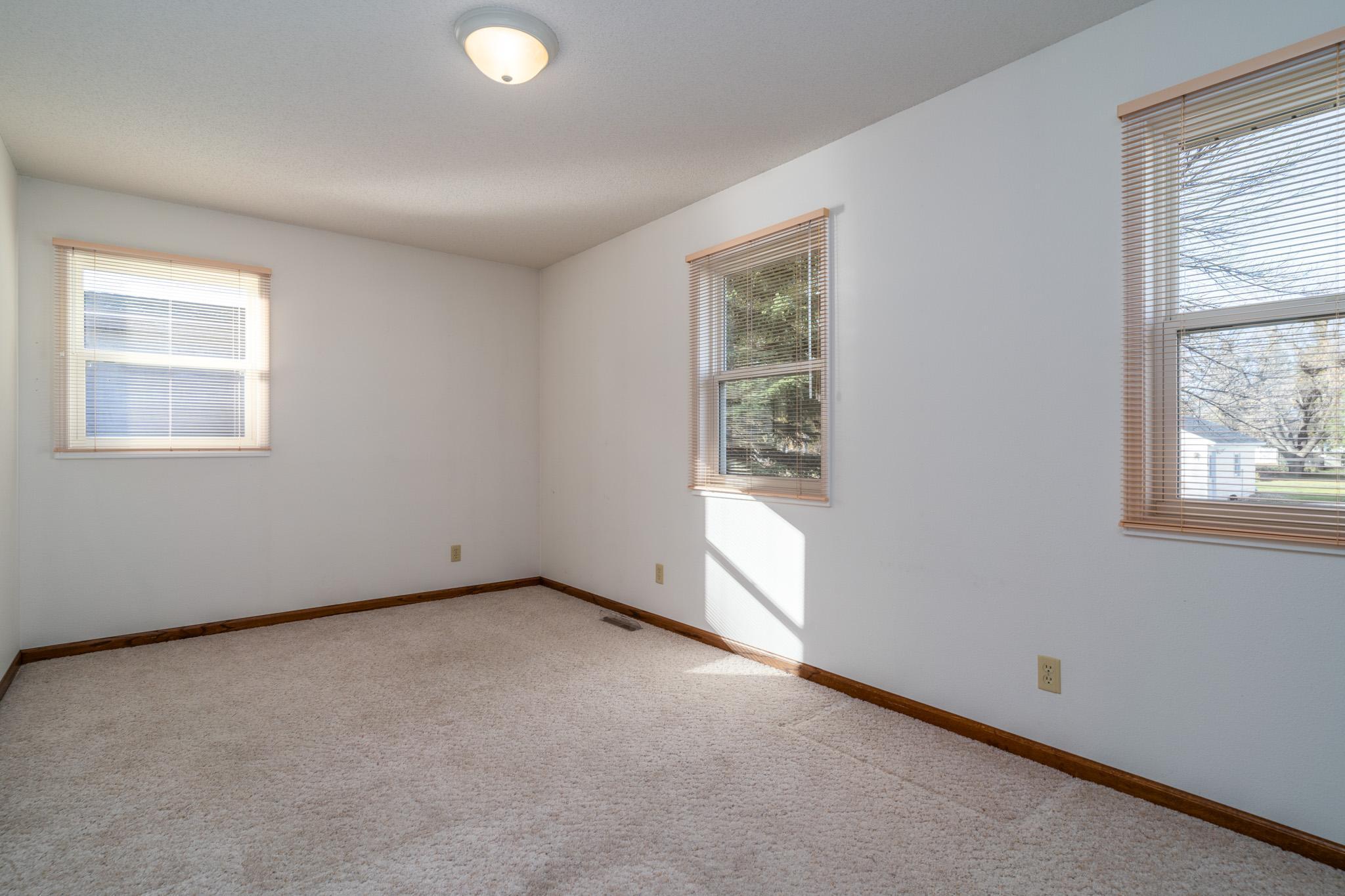 820 Lowell Street, Crookston, Minnesota image 10