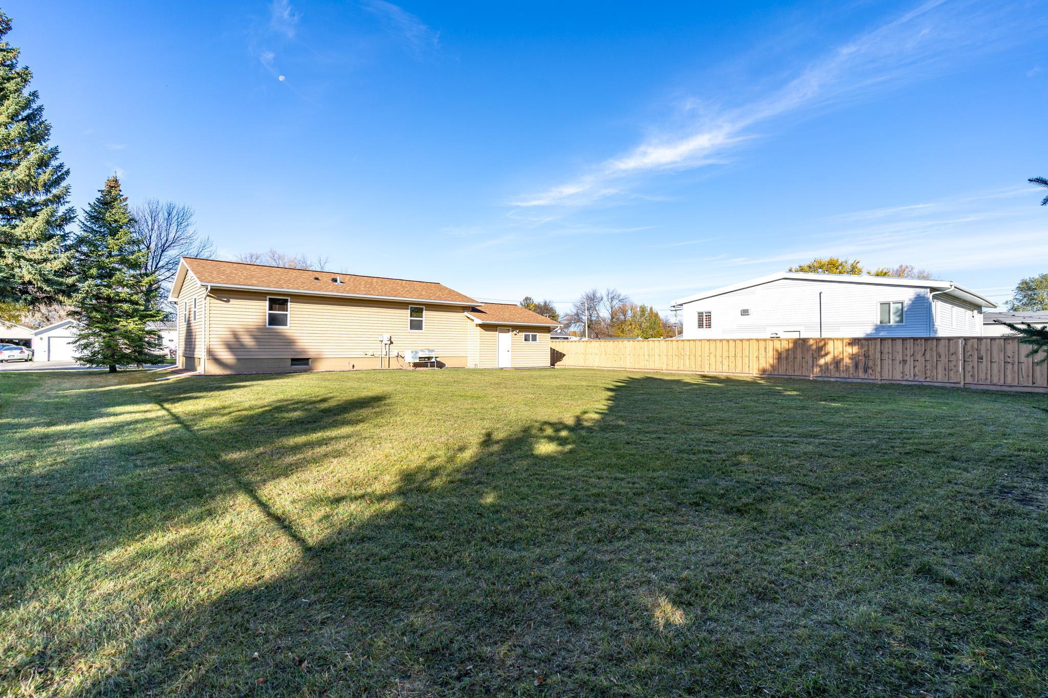 820 Lowell Street, Crookston, Minnesota image 18