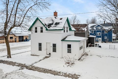 Homes For Sale - 501 W Baker Street<br/> Sibley County, Arlington, MN 55307