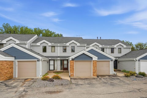 Townhouse For Sale - 3040 Shields Drive<br/> Eagan, MN 55121